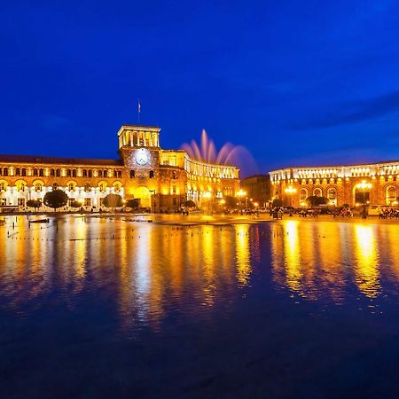 Apartment Near The Republic Square Єреван Екстер'єр фото