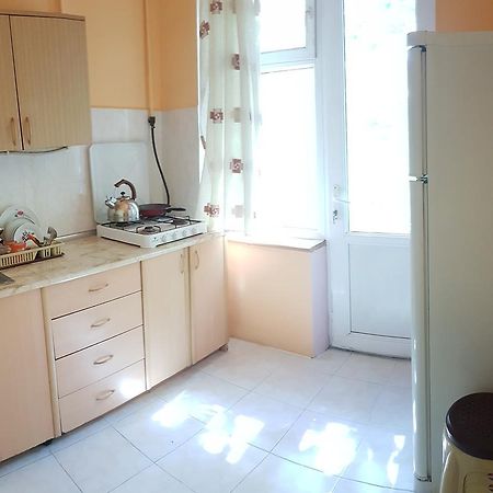 Apartment Near The Republic Square Єреван Екстер'єр фото